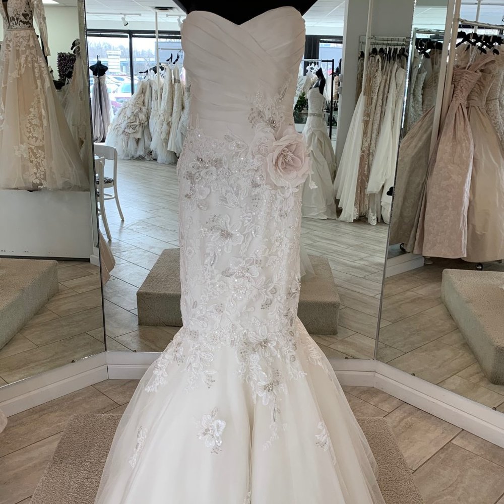 Ian Stuart Raphaella Size 12 Ivory Mermaid